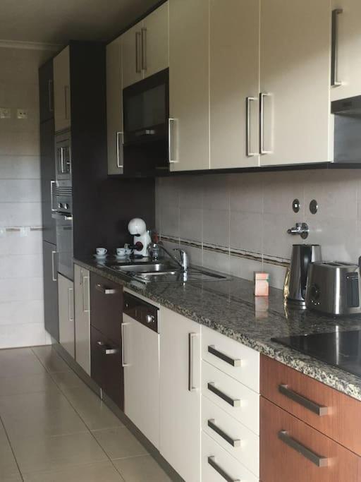 3 Bedroom Apartment With Pool In Lagos Exterior foto